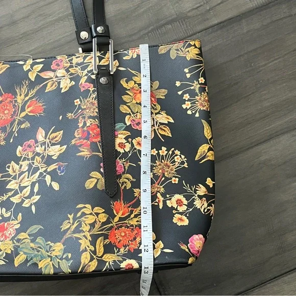 Disney AliceThrough the Looking Glass Collection Coleen Atwood Tote - Picture 8 of 10